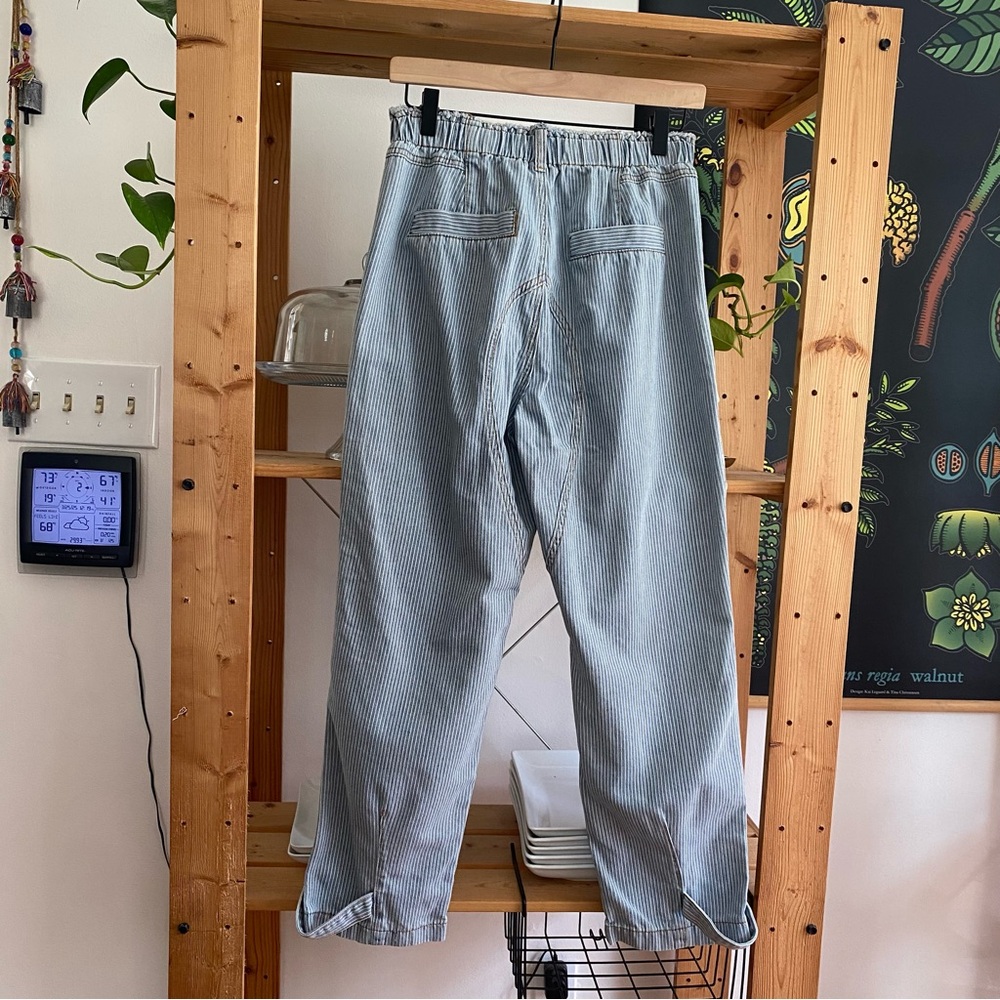 POL Light Blue Denim Cargo Jeans with Cream Pockets - Picture 5 of 16